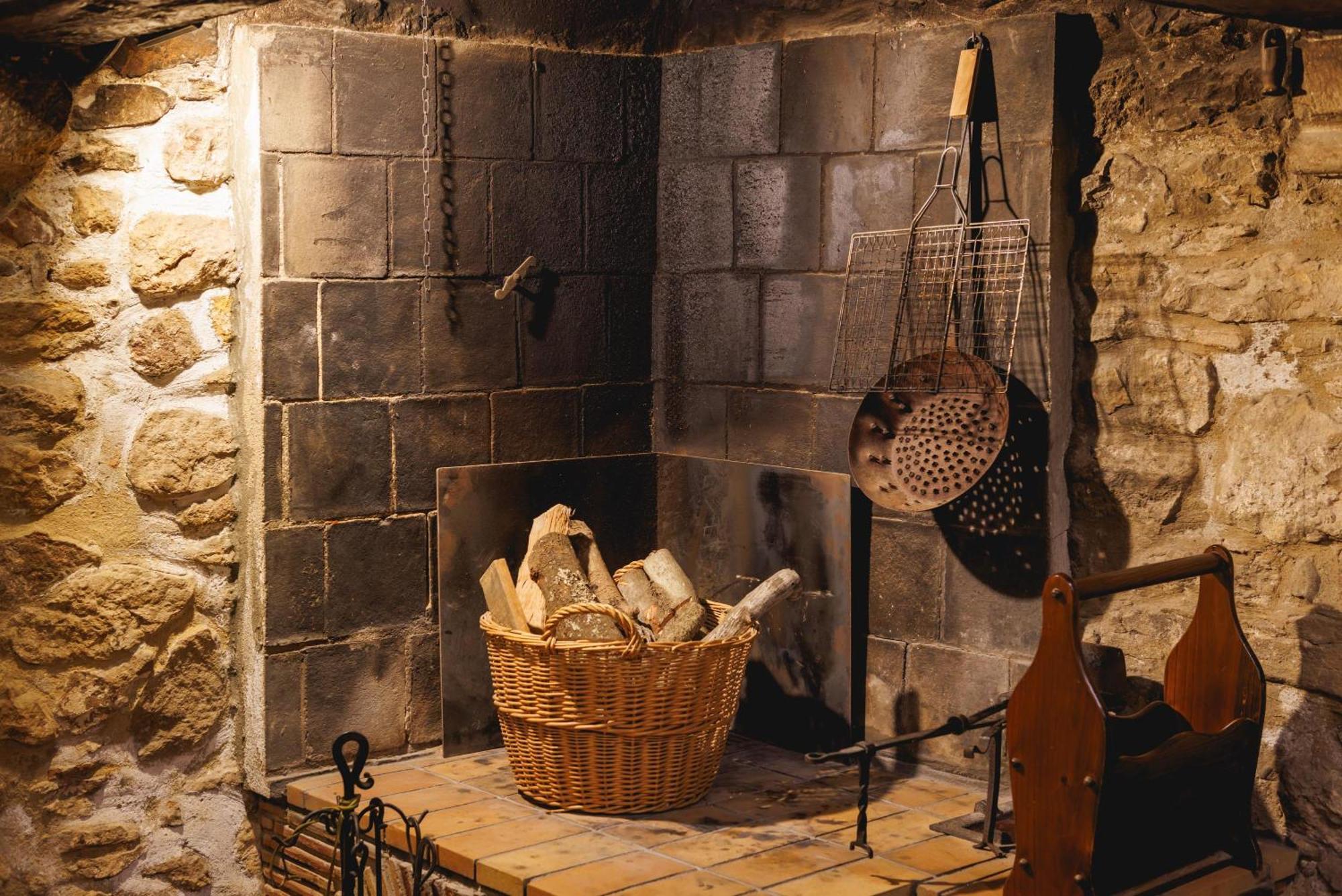 Bravissimo Girona 1593, Medieval Charm Bagian luar foto